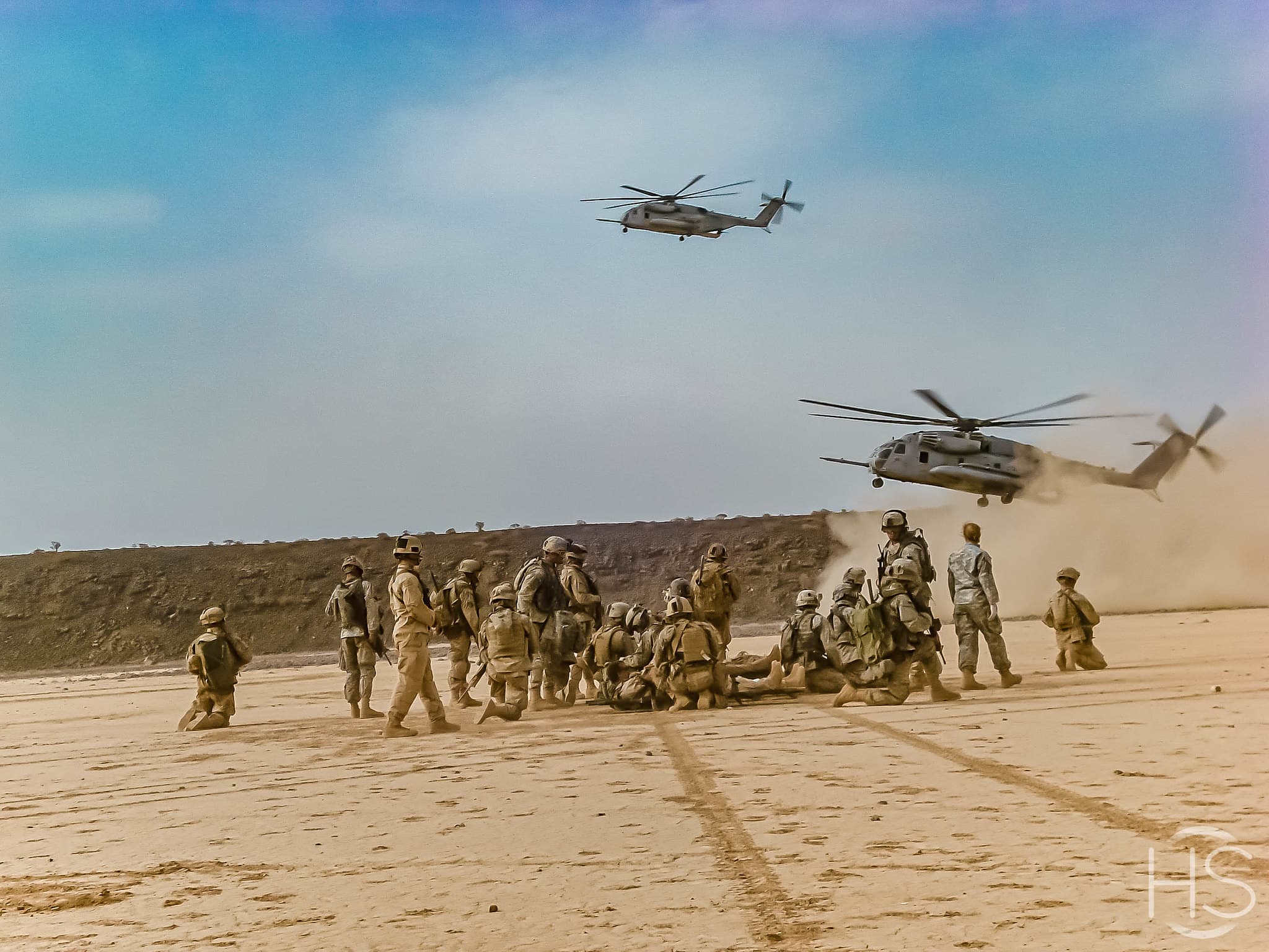 HMH-464 Desert Ops